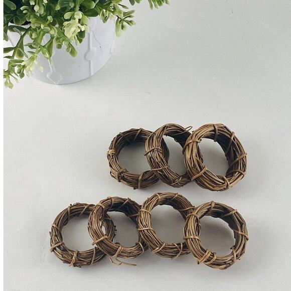 Napkin Ring Holders Set Of 7 Round Birds Nest Boho Farmhouse Wicker Rattan Weave - Picture 1 of 8